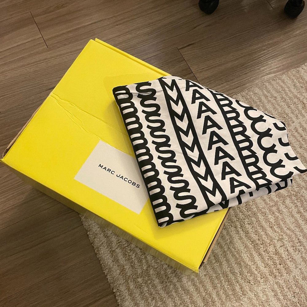 MARC JACOBS The Tote Bag Large Empty Box and Dust Bag